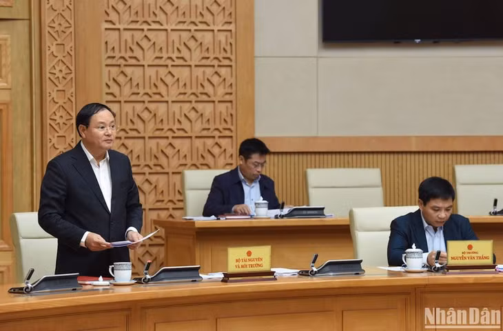 Đại diện lãnh đạo Bộ Tài nguyên và Môi trường phát biểu.