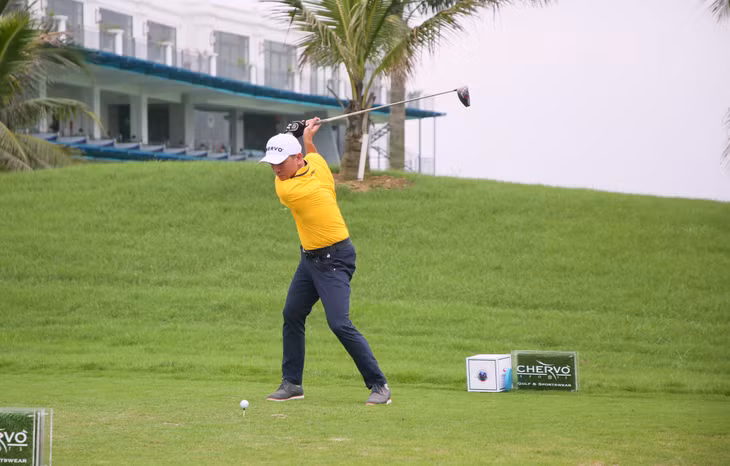 Các golfer nam thi đấu ở bảng B với Handicap ngày đăng ký từ 13,6 đến 28.