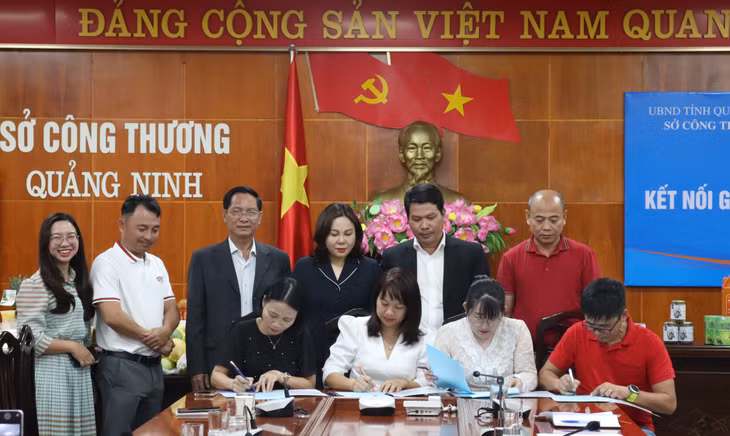 Các doanh nghiệp của Cần Thơ và Quảng Ninh ký biên bản hợp tác tiêu thụ sản phẩm.