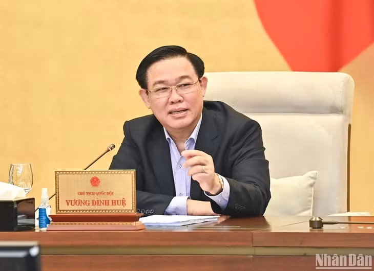 Chủ tịch Quốc hội Vương Đình Huệ phát biểu ý kiến tại phiên họp. (Ảnh: DUY LINH)