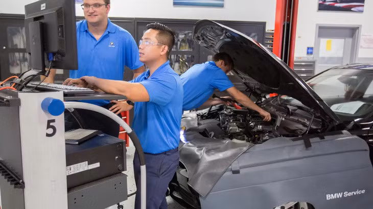 “Đừng nghe những gì họ nói, hãy nhìn những gì họ làm” - Ảnh minh họa: BMW