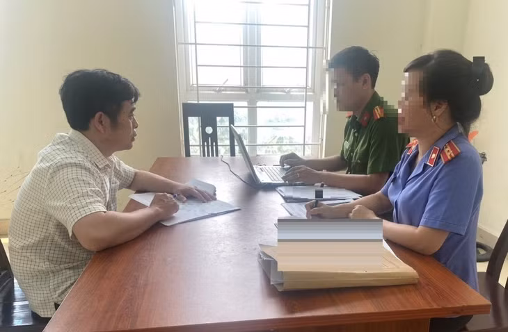 Đối tượng Trần Anh Tuấn tại cơ quan công an.