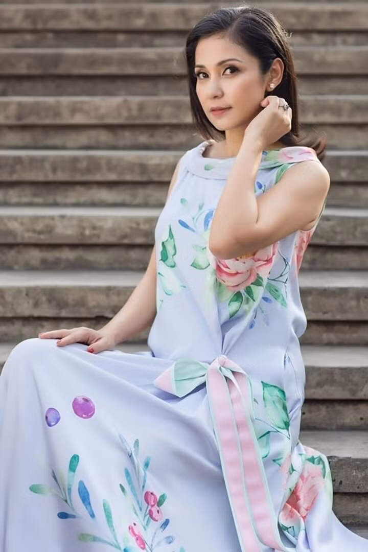 Trải qua nhiều thăng trầm, "người đẹp Tây Đô" Việt Trinh hiện tại vẫn rất xinh đẹp, trẻ trung. Cô có cuộc sống vui vẻ nhưng sống lặng lẽ hơn.