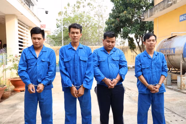 Các đối tượng gây án.