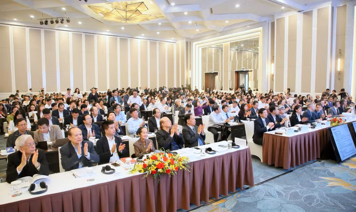 Các vị đại biểu Trung ương và địa phương dự lễ công bố Chỉ số PAPI 2022.