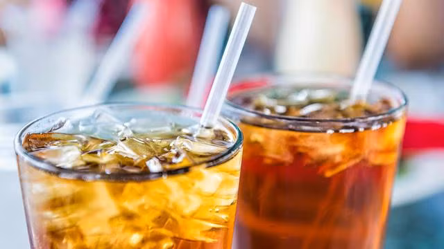 Ngoài diet soda, soda thông thường không cũng phải là đồ uống ưa thích của các chuyên gia. Ảnh minh họa.