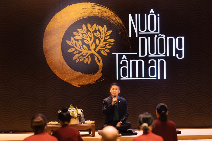 Ông Phương Tiến Minh – Tổng Giám đốc Prudential Việt Nam trực tiếp đến chia sẻ cùng các khách hàng tại sự kiện.