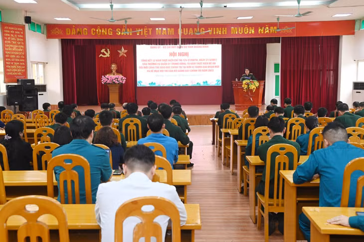 1.	Quang cảnh hội nghị.