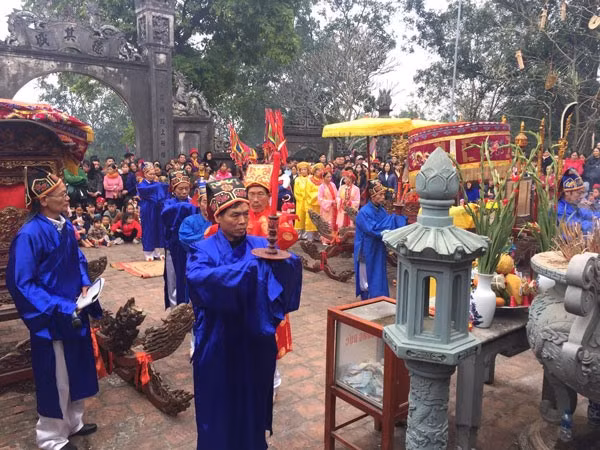 Hàng năm, cứ dịp đầu xuân năm mới, Lễ hội đền Quốc Tế lại được tổ chức, thu hút đông đảo người dân và du khách. Ảnh: Cổng TTĐT huyện Tam Nông.