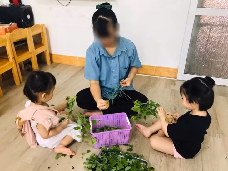 Giáo viên mầm non mong được nâng mức phụ cấp để cải thiện cuộc sống. Ảnh: Lương Hạnh