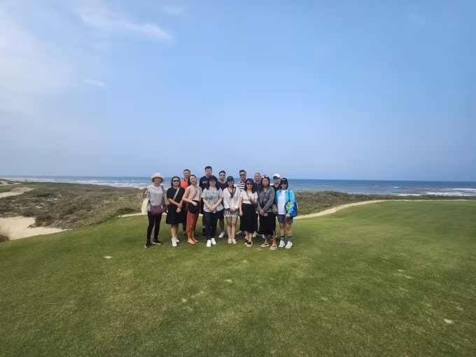 Đoàn đại lý Trung Quốc tới Quảng Nam tìm hiểu và khảo sát về "du lịch golf" vào tháng 4. Ảnh: Hoiana