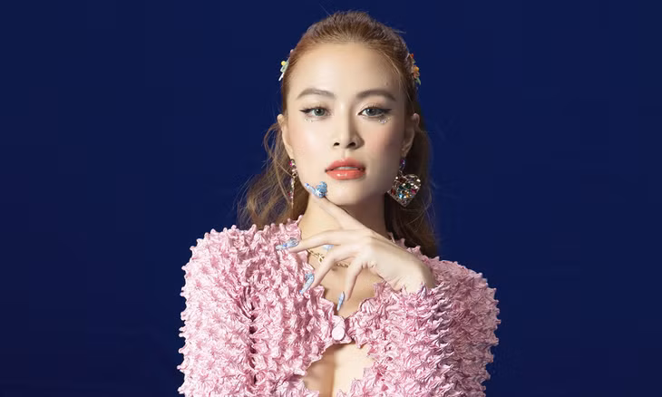 Việc Hoàng Thùy Linh bị ép làm mực thước âm nhạc của đồng nghiệp cho thấy cô cũng là đối tượng của định kiến.