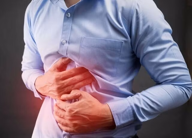 Ung thư đại trực tràng liên quan chặt chẽ với chế độ ăn nhiều thịt, mỡ động vật. (Ảnh minh họa)