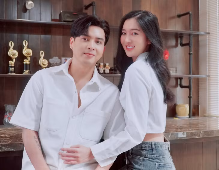 Nhiều nghệ sĩ "dọn đường" cho sản phẩm mới bằng cách "đào" lại mâu thuẫn, công bố tin tình ái... Ảnh: MXH.