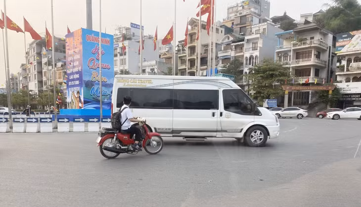 Đầu trần dạo phố...