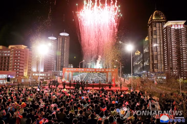 Toàn cảnh buổi lễ khánh thành tối 15/4. Ảnh: Yonhap