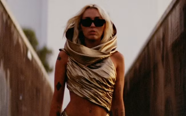 (Ảnh: YouTube/ Miley Cyrus)