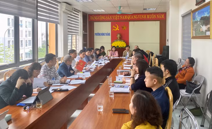 Đồng chí Vũ Văn Diện, Bí thư Thành ủy, Chủ tịch HĐND thành phố cho ý kiến chỉ đạo tại buổi làm việc để giải quyết dứt điểm vụ việc đảm bảo thấu tình, đạt lý.