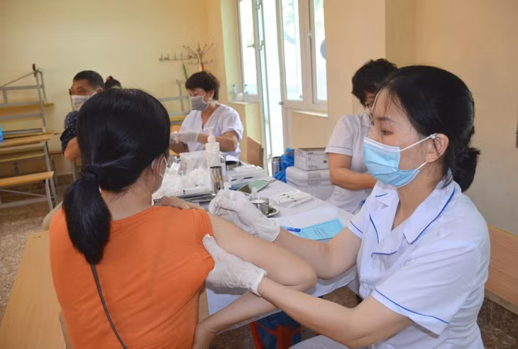 Tiêm vắc-xin phòng Covid-19 là một trong những biện pháp quan trọng, chủ động phòng, chống dịch Covid-19.