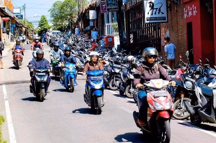Đảo Bali cấm du khách sử dụng xe máy. Ảnh: Bali Motion.