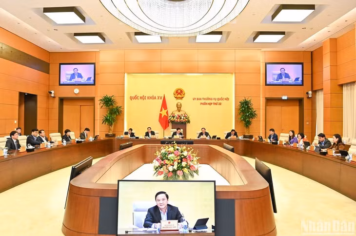 Quang cảnh phiên họp. (Ảnh: DUY LINH)