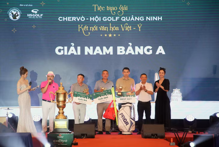 Các golfer thuộc bảng A của các tay golf đăng ký Handicap ngày 0 đến 13,5 nhận giải từ Ban Tổ chức.