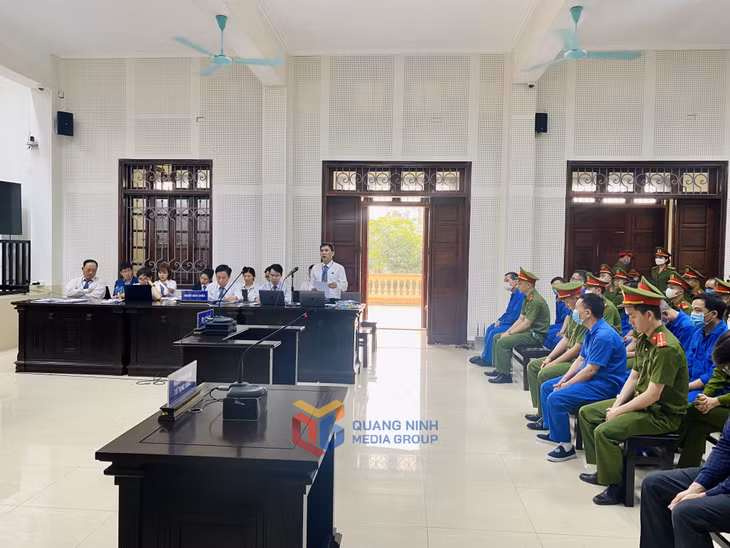 Sau phần luận tội của VKSND tỉnh, một số luật sư bào chữa đã tiến hành phần tranh luận để trình bày quan điểm gỡ tội cho các bị cáo.