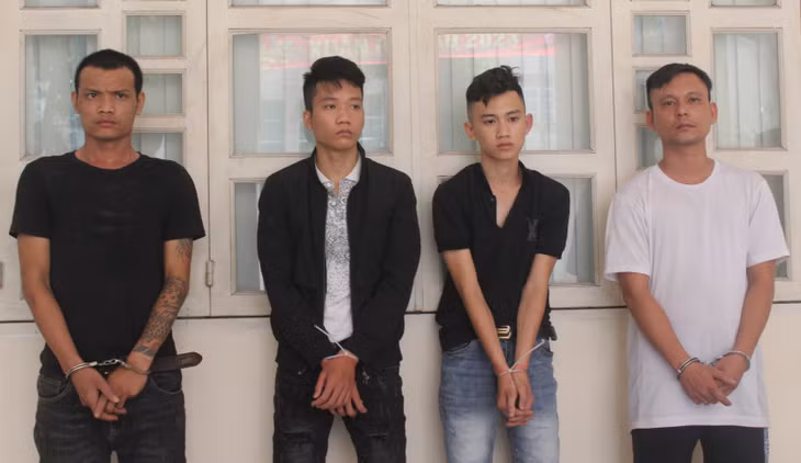 Bốn đối tượng bị bắt tạm giam.