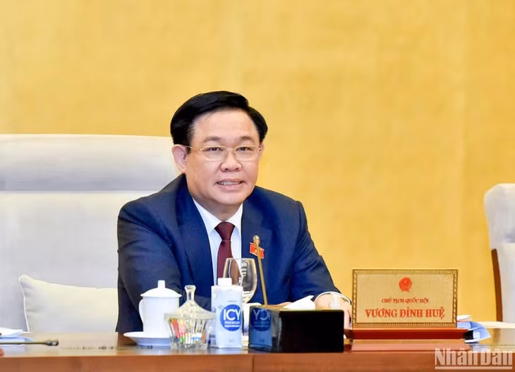 Chủ tịch Quốc hội Vương Đình Huệ phát biểu tại phiên họp. (Ảnh: DUY LINH)