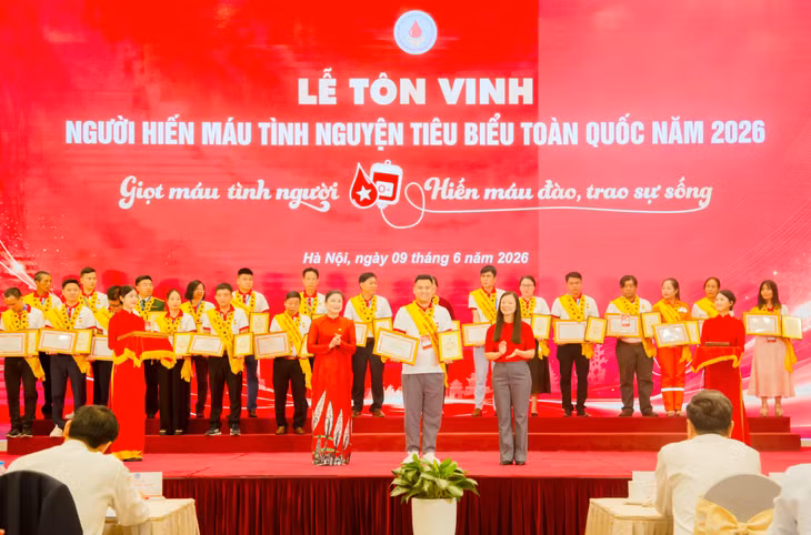 Anh Hoàng Văn Trường được tôn vinh là người hiến máu tình nguyện tiêu biểu toàn quốc năm 2026. Ảnh: Nhân vật cung cấp