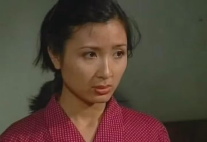 Diễn viên Khánh Huyền vào vai Thơm trong phim ‘’Người thổi tù và hàng tổng‘’.
