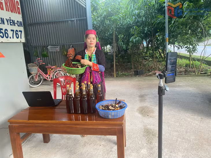 Người dân tộc thiểu số trên địa bàn tỉnh đã biết đưa sản phẩm đặc trưng của địa phương lên nền tảng số.