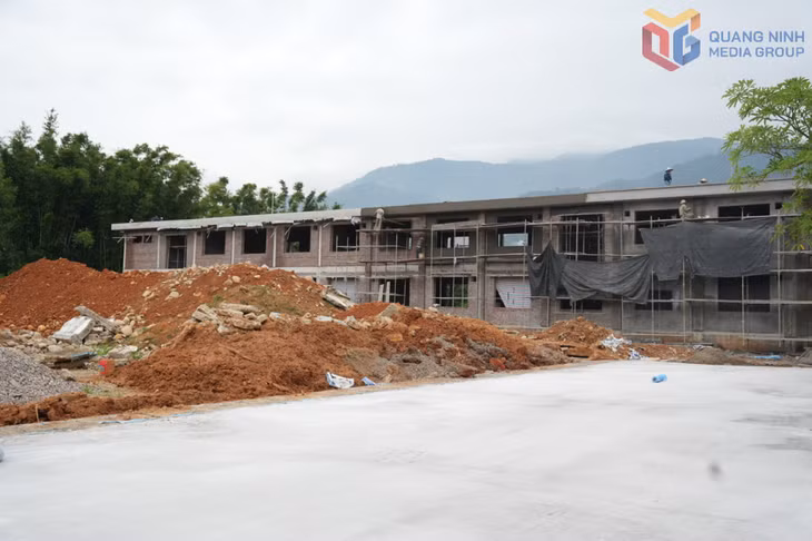 Những hạng mục chính của Dự án Trường Phổ thông nội trú TH&THCS Bình Liêu (xã Bình Liêu) cơ bản hoàn thành. Ảnh: Phan Tâm (Bình Liêu)