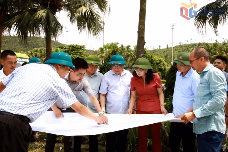 Tổ công tác kiểm tra hiện trạng tại dự án Khu đô thị Nam Ga Hạ Long của Công ty CP Licogi số 2 Quảng Ninh tại phường Việt Hưng.