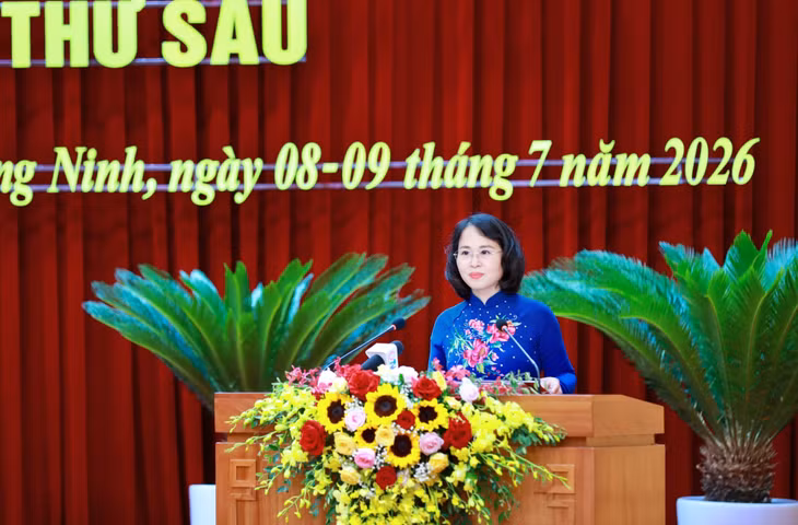 Đồng chí Trịnh Thị Minh Thanh, Phó Bí thư Thường trực Tỉnh ủy, Chủ tịch HĐND tỉnh khóa XV, nhiệm kỳ 2026-203 phát biểu bế mạc kỳ họp.