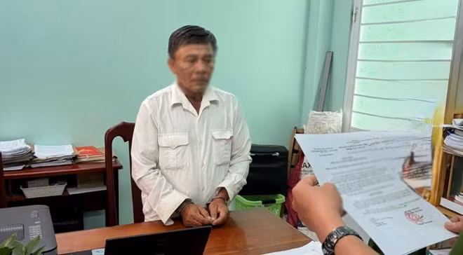 Bắt tạm giam đối tượng Lâm Văn Bền để điều tra về hành vi “Hiếp dâm người dưới 16 tuổi”. Ảnh: CACC