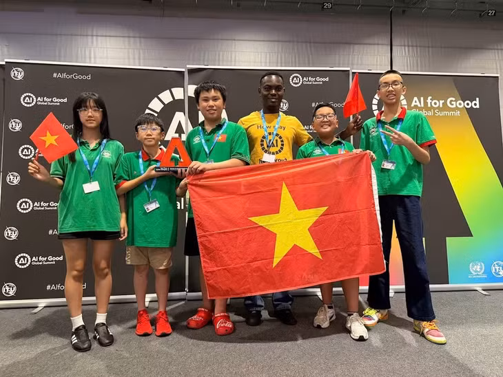 Đội Mission Possible nhận giải Nhì bảng Junior tại lễ trao giải chung kết toàn cầu Robotics for Good Youth Challenge 2026, Geneva (Thụy Sĩ).