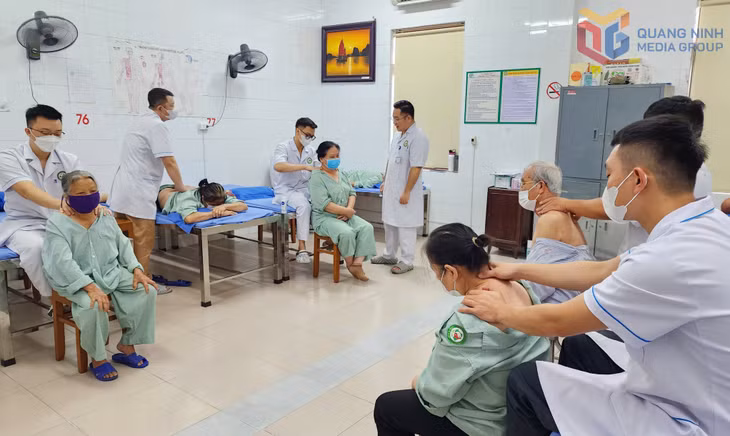 Bệnh viện Y dược cổ truyền Quảng Ninh phát huy thế mạnh kết hợp y học cổ truyền với y học hiện đại, nâng cao chất lượng khám, chữa bệnh.