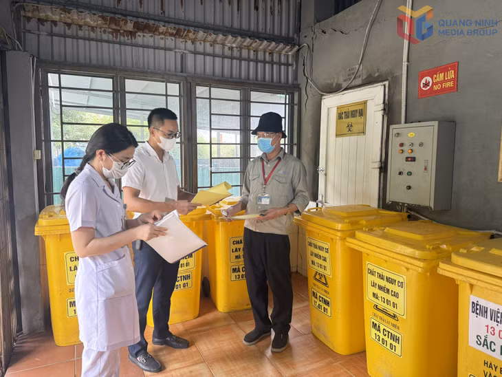 Kho lưu giữ chất thải nguy hại tại Bệnh viện Bãi Cháy được quản lý, vận hành theo đúng quy định.