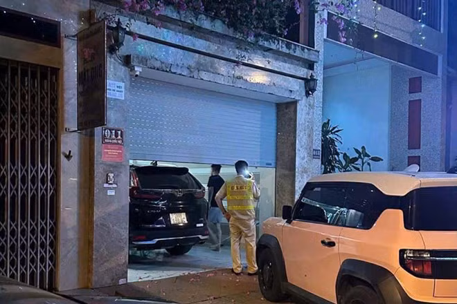 CSGT Lào Cai nhanh chóng truy tìm ôtô gây tai nạn. Ảnh: Công an Lào Cai
