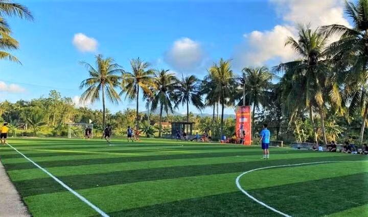 Sân bóng đá mini tại xã Hoài Ân, hiện trường xảy ra vụ việc thương tâm.