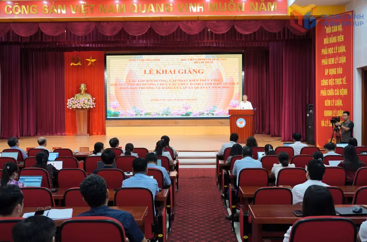 Quang cảnh lễ khai giảng.