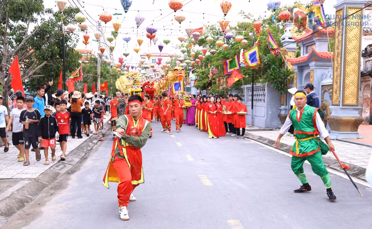 Một số hình ảnh của lễ rước Sắc thần.
