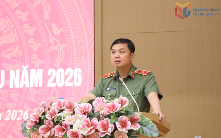 Thiếu tướng Nguyễn Tiến Trung, Giám đốc Công an tỉnh, phát biểu khai mạc hội nghị.