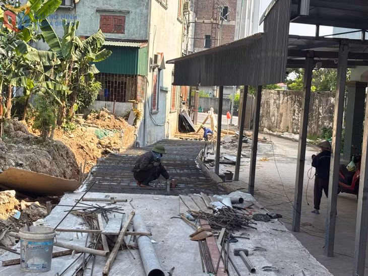 Dự án xây dựng tuyến rãnh thoát nước từ đường Trần Phú đến hồ Công viên (khu phố Quang Trung 4, phường Uông Bí) sắp hoàn thành, góp phần giảm ngập cục bộ và hoàn thiện hạ tầng kỹ thuật đô thị.