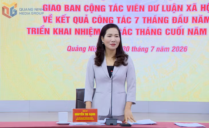 Đồng chí Nguyễn Thị Hạnh, Trưởng Ban Tuyên giáo và Dân vận Tỉnh uỷ phát biểu tại hội nghị.