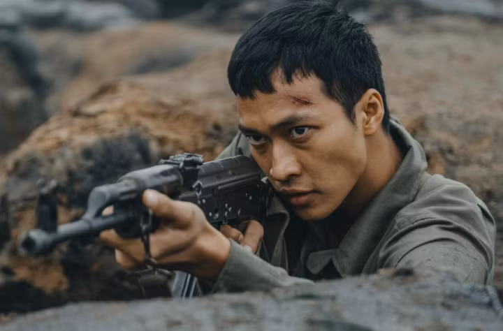 Tên tuổi của Lâm Thanh Nhã được biết đến sau bộ phim “Mưa đỏ‘’.
