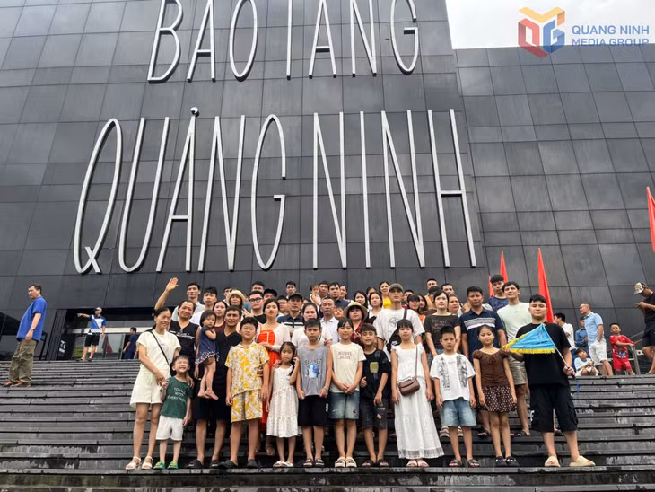 Gia đình công nhân Công ty CP Than Hà Lầm được đi nghỉ mát, tham quan dịp hè 2026.