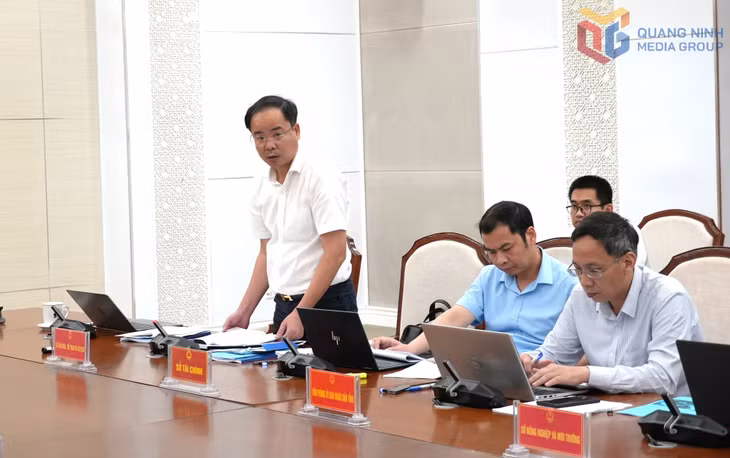 Lãnh đạo Sở Văn hóa, Thể thao và Du lịch phát biểu các nội dung phát triển kinh tế di sản, kinh tế đêm và công nghiệp văn hóa.