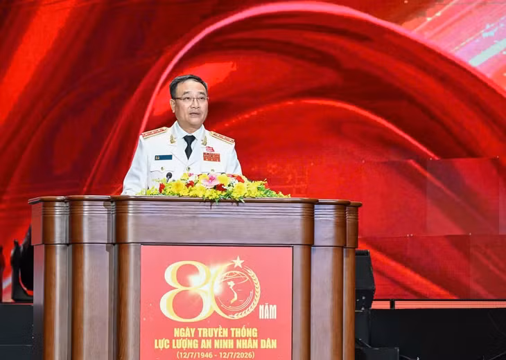 Thượng tướng Phạm Thế Tùng, Ủy viên Trung ương Đảng, Thứ trưởng Công an, Thủ trưởng Cơ quan An ninh điều tra đọc diễn văn tại Lễ kỷ niệm. (Ảnh: Duy Linh)